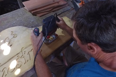 Gustavo Erbes, el trabajador rural de El Ramblón con muy buena fama de artesano de la madera