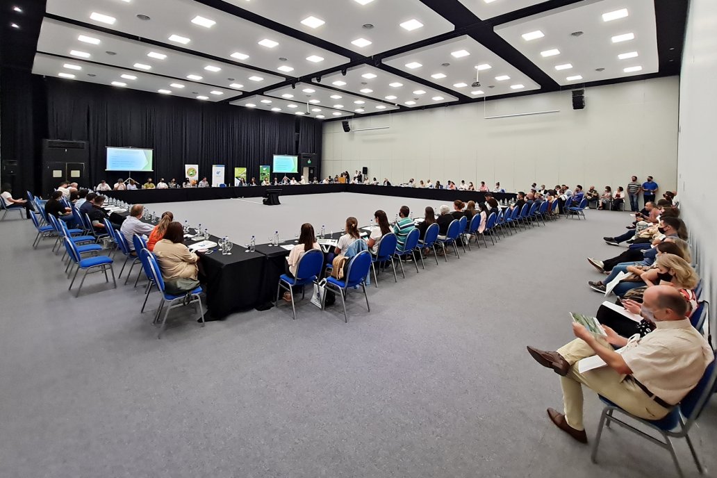 El foro reunió en Paraná a representantes de unas 25 comunas entrerrianas.