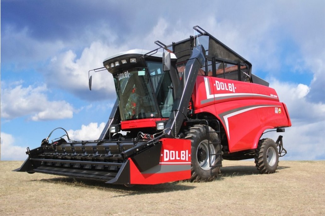 La cosechadora autopropulsada sirve a la economía regional algodonera.