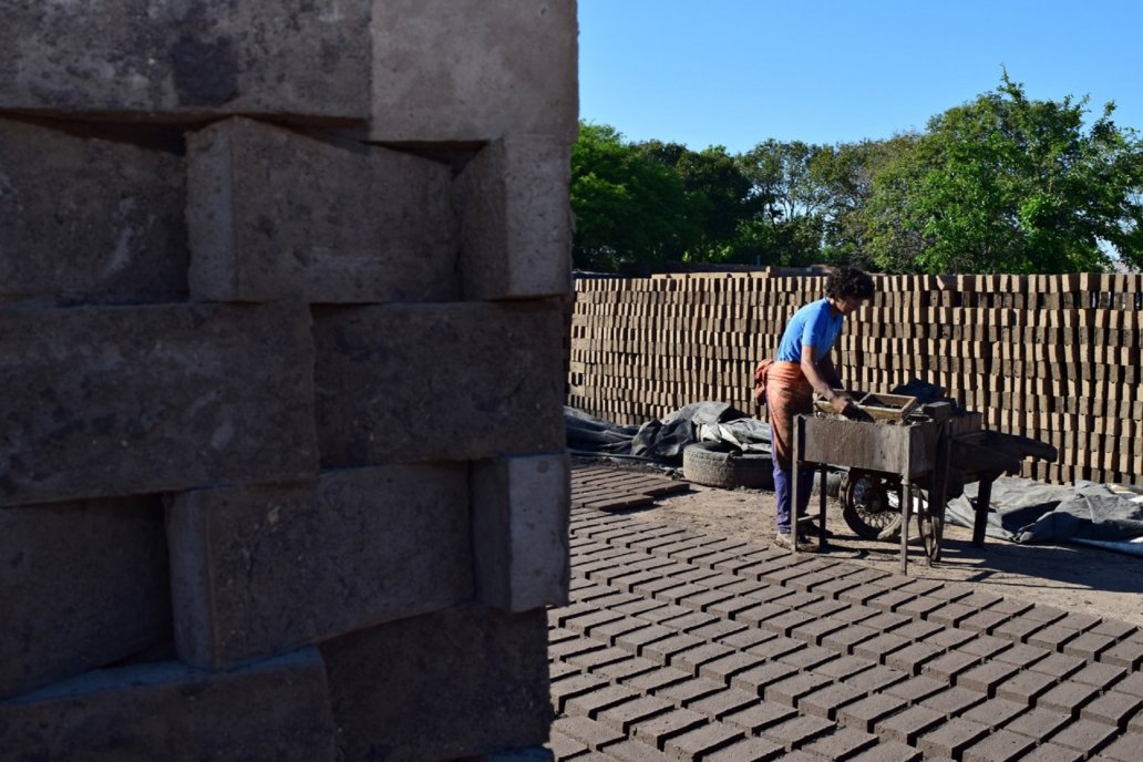 Llevar dignidad a la labor de los ladrilleros es la meta.