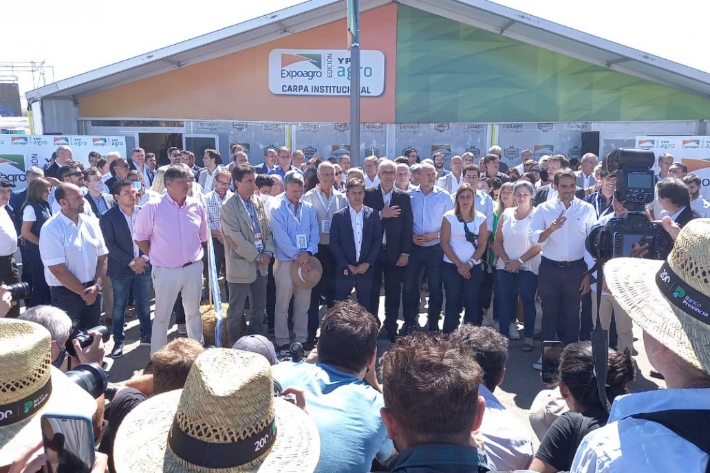 Domínguez inauguró la muestra con Kiciloff, Perotti, De Pedro y Bahillo.