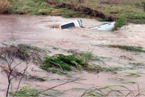 Un productor perdió la vida al caer con su camioneta en un arroyo de Don Cristóbal