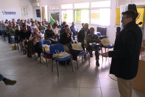 Victoria se vistió de gala con una capacitación profesional de alto vuelo para ingenieros agrónomos