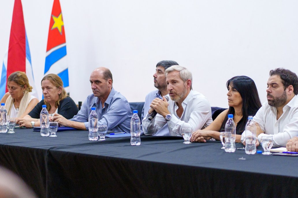 El mandatario anunció en Villaguay la inversión en infraestructura vial.