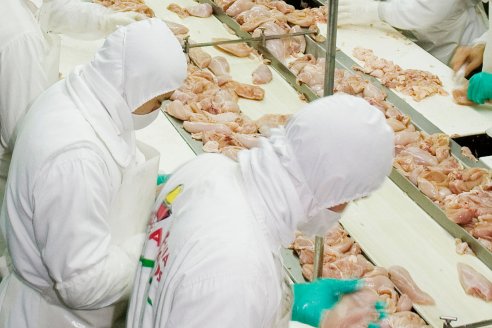 La carne de pollo argentina levanta vuelo y volumen en el mundo