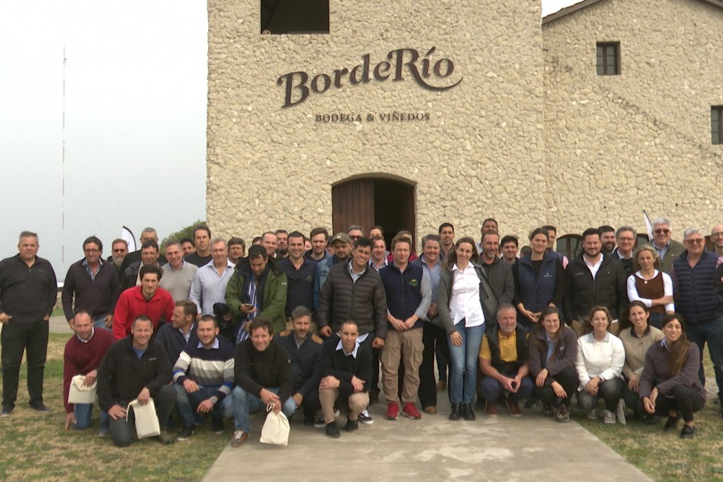 El encuentro se concretó en el viñedo ubicado en Victoria.