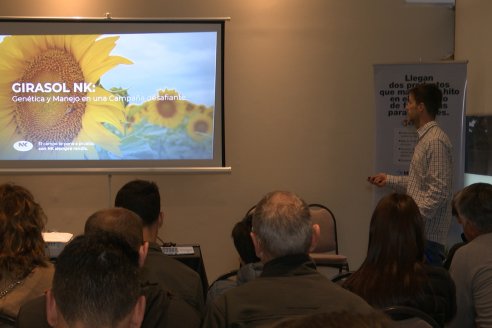 Jornada de Capacitación Técnica sobre Cultivos de Maiz y Girasol de Insumos Entre Ríos en Paraná