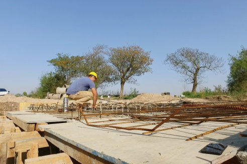 La Comuna de Sauce Pinto construye una obra fundamental para el tránsito y la producción regional