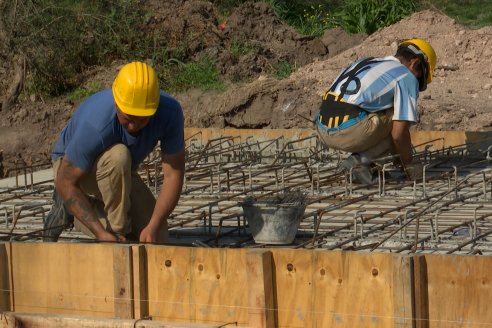 La Comuna de Sauce Pinto construye una obra fundamental para el tránsito y la producción regional