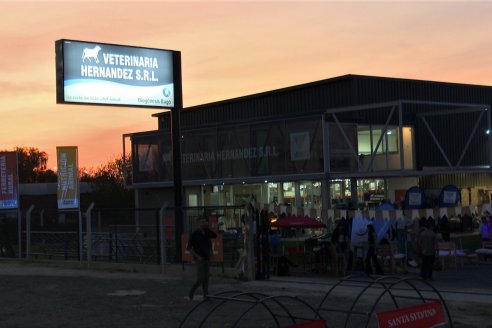 Inauguración del Nuevo Local Comercial de Veterinaria Hernandez en Paraná