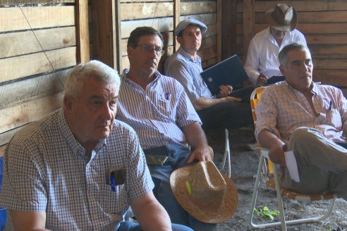 Tour Productivo AEPA en el Departamento Villaguay - Visita a Campo La Ofelia en Raices Este