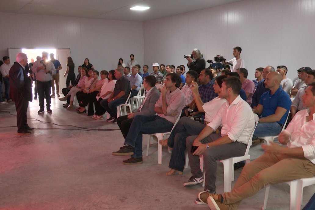 Grupo Motta puso en marcha el parque solar en complejo avícola de Conscripto Bernardi