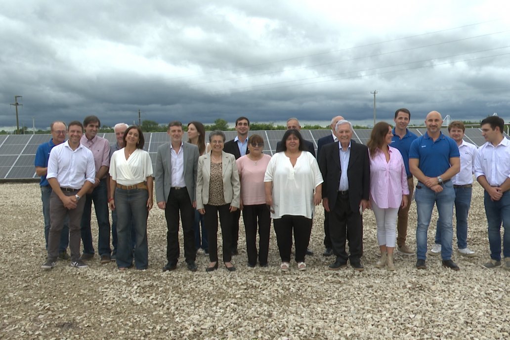 Grupo Motta puso en marcha el parque solar en complejo avícola de Conscripto Bernardi