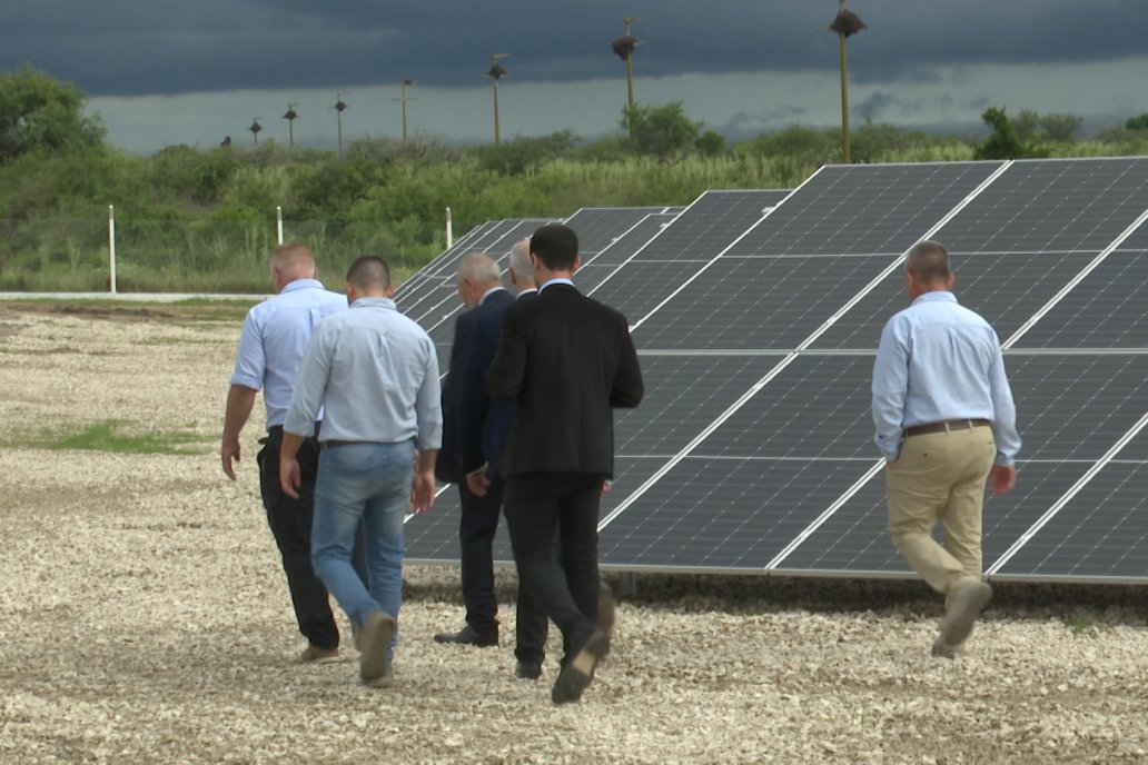 Grupo Motta puso en marcha el parque solar en complejo avícola de Conscripto Bernardi