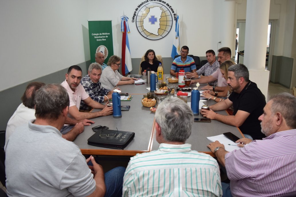 Coprosa se reunió en la sede del Colegio de Médicos Veterinarios, en Paraná.