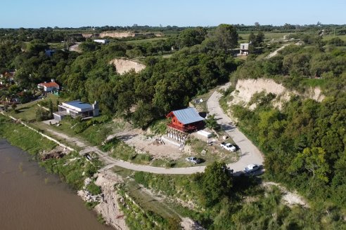 Construccion de Cabañas El Picapalo en Alvear - Experiencia con terreno en desnivel