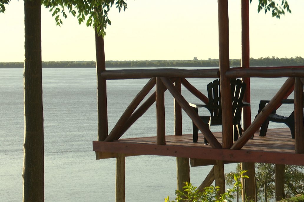 Construccion de Cabañas El Picapalo en Alvear - Experiencia con terreno en desnivel