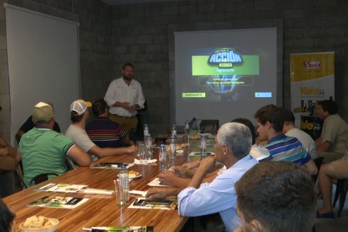 Jornada Tecnica de Capacitación Agronorte Suc. Victoria en Gualeguay  - Conociendo el Tractor Serie 7M