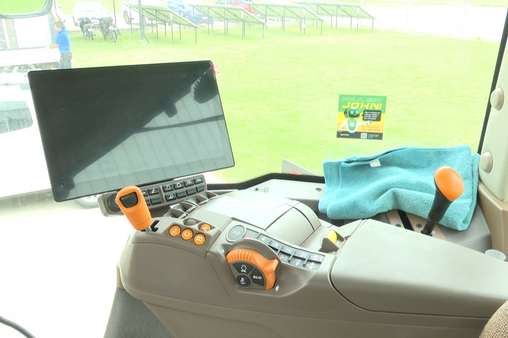 Jornada Tecnica de Capacitación Agronorte Suc. Victoria en Gualeguay  - Conociendo el Tractor Serie 7M