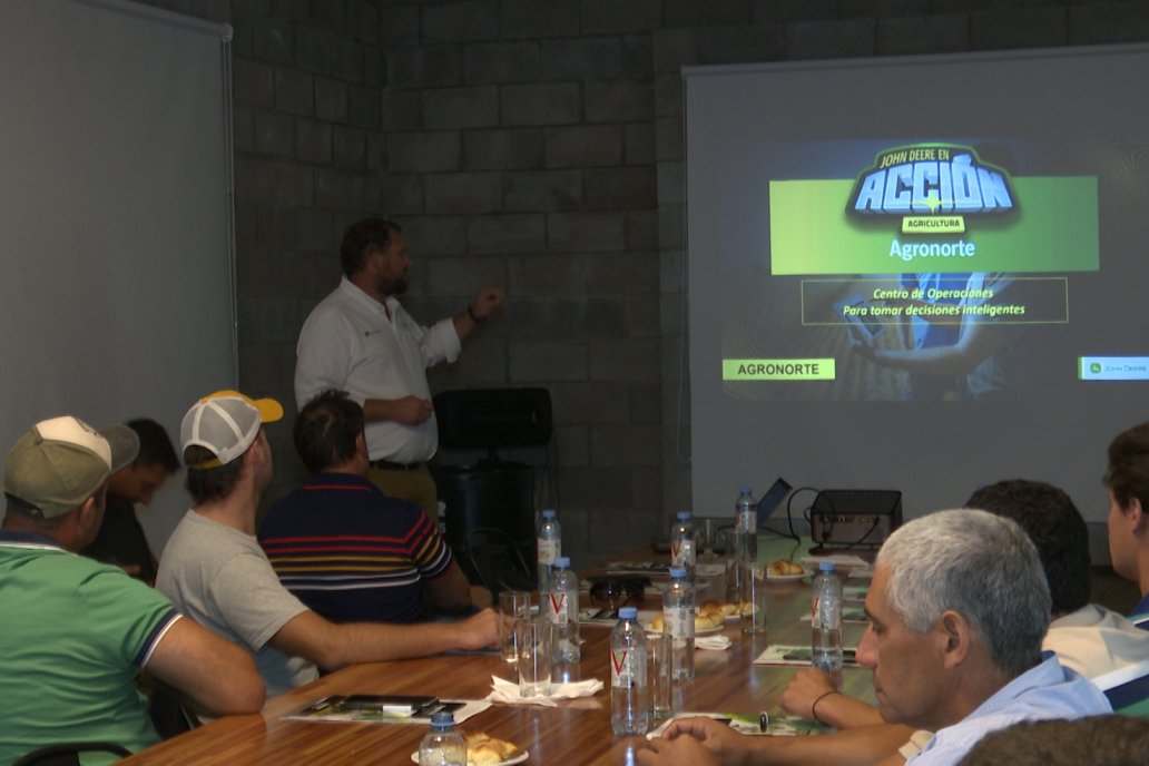 Jornada Tecnica de Capacitación Agronorte Suc. Victoria en Gualeguay  - Conociendo el Tractor Serie 7M