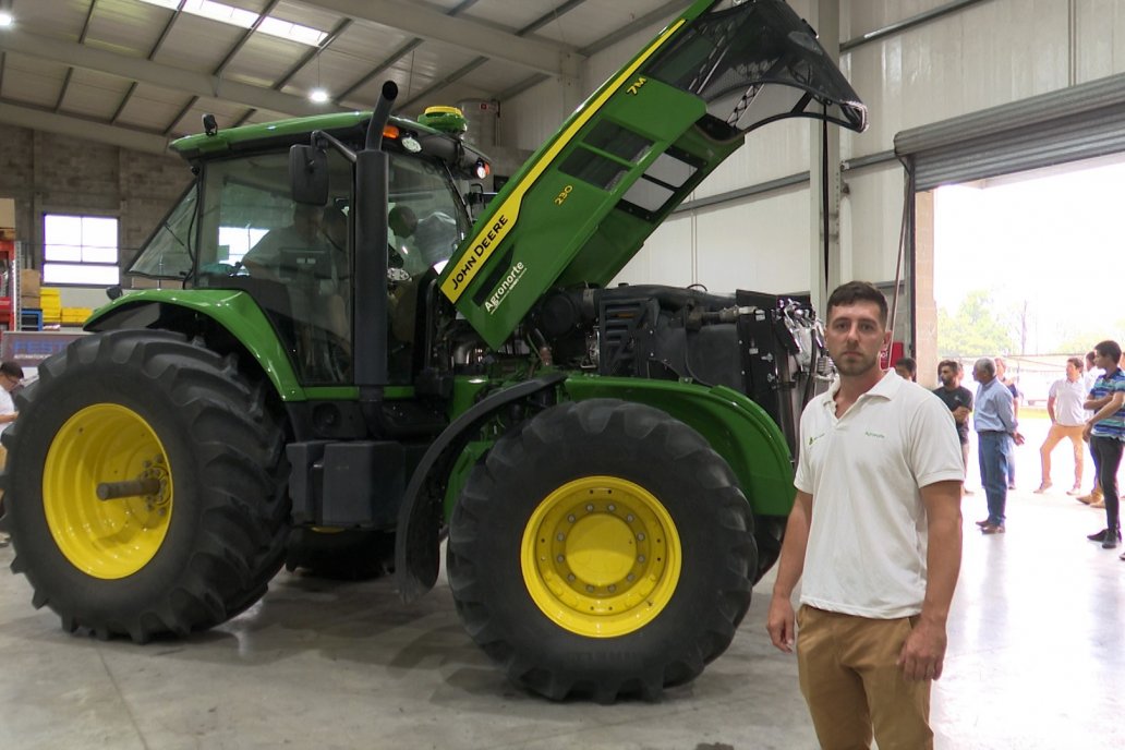 Jornada Tecnica de Capacitación Agronorte Suc. Victoria en Gualeguay  - Conociendo el Tractor Serie 7M