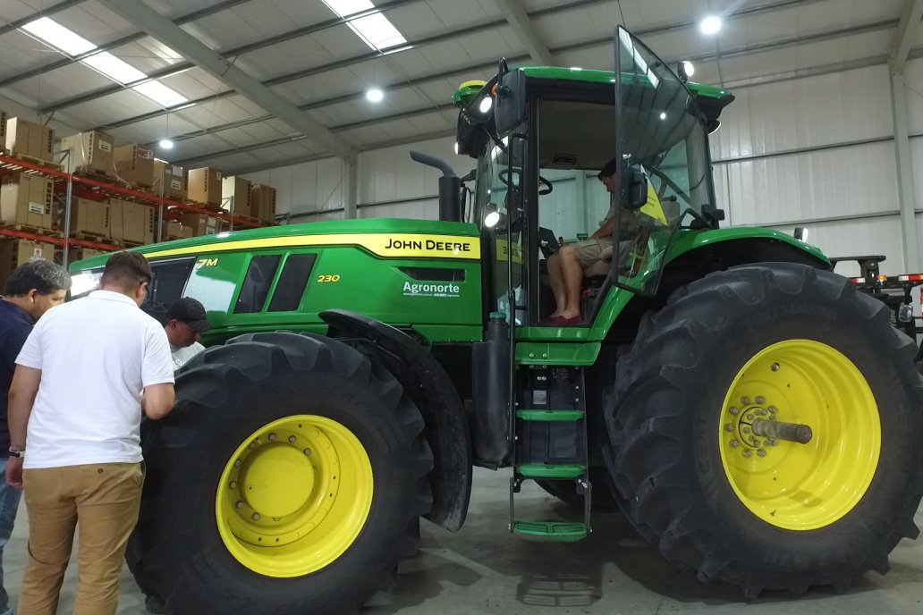 Jornada Tecnica de Capacitación Agronorte Suc. Victoria en Gualeguay  - Conociendo el Tractor Serie 7M