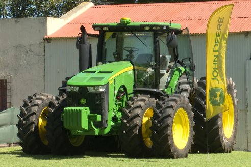 Jornada de Capacitación de Agronorte Suc Paraná en Puiggari sobre tractores Series 7M - 8R y Centro de Operaciones John Deere