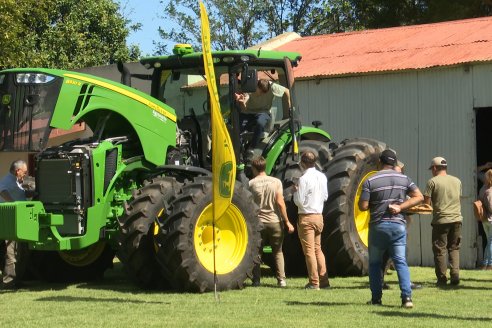 Jornada de Capacitación de Agronorte Suc Paraná en Puiggari sobre tractores Series 7M - 8R y Centro de Operaciones John Deere