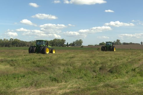 Jornada de Capacitación de Agronorte Suc Paraná en Puiggari sobre tractores Series 7M - 8R y Centro de Operaciones John Deere