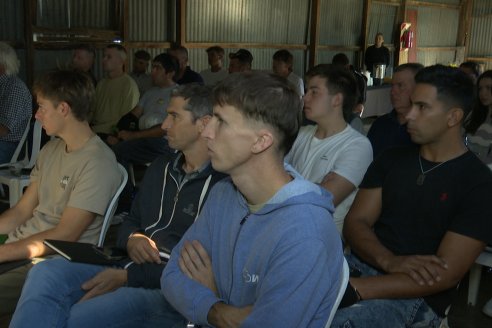 Jornada de Capacitación de Agronorte Suc Paraná en Puiggari sobre tractores Series 7M - 8R y Centro de Operaciones John Deere