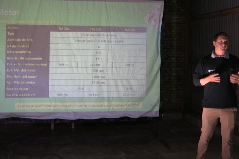 Jornada de Capacitación de Agronorte Suc Paraná en Puiggari sobre tractores Series 7M - 8R y Centro de Operaciones John Deere
