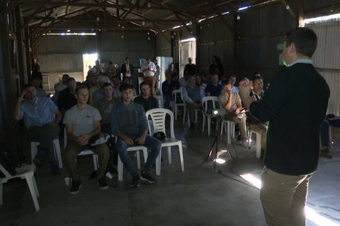 Jornada de Capacitación de Agronorte Suc Paraná en Puiggari sobre tractores Series 7M - 8R y Centro de Operaciones John Deere