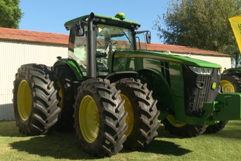 Jornada de Capacitación de Agronorte Suc Paraná en Puiggari sobre tractores Series 7M - 8R y Centro de Operaciones John Deere