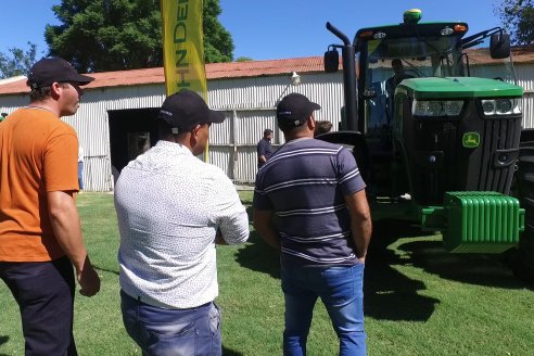 Jornada de Capacitación de Agronorte Suc Paraná en Puiggari sobre tractores Series 7M - 8R y Centro de Operaciones John Deere