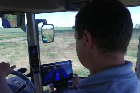 Jornada de Capacitación de Agronorte Suc Paraná en Puiggari sobre tractores Series 7M - 8R y Centro de Operaciones John Deere