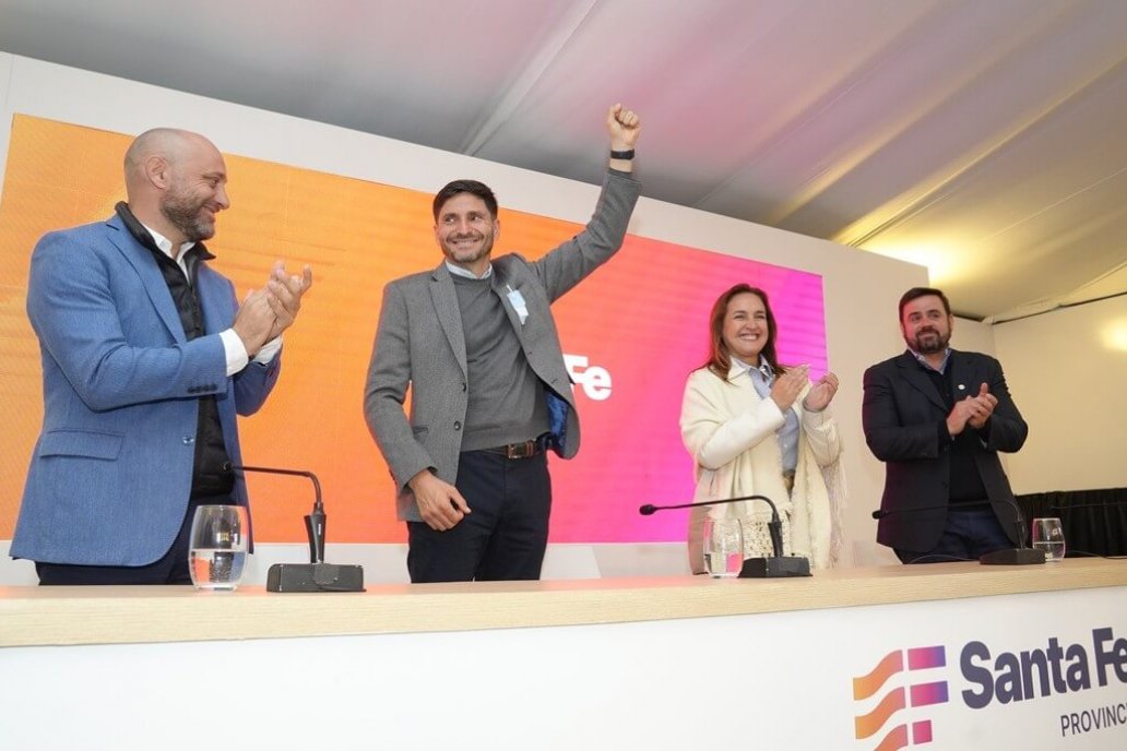 El gobernador anfitrión, Maximiliano Pullaro, presentó el CIM en Agroactiva.