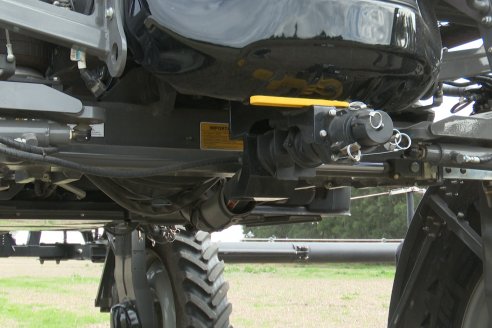 Weinbaur S.A. - Demostración Técnica a Campo para presentar a la Pulverizadora MF535R