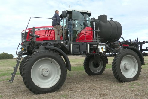 Weinbaur S.A. - Demostración Técnica a Campo para presentar a la Pulverizadora MF535R