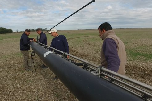Weinbaur S.A. - Demostración Técnica a Campo para presentar a la Pulverizadora MF535R