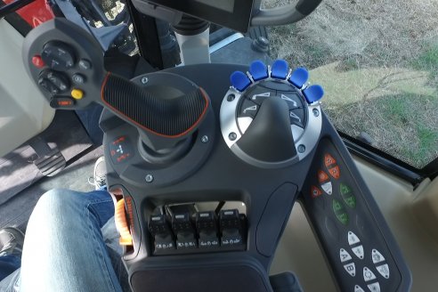 Weinbaur S.A. - Demostración Técnica a Campo para presentar a la Pulverizadora MF535R