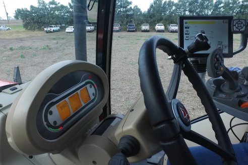 Weinbaur S.A. - Demostración Técnica a Campo para presentar a la Pulverizadora MF535R