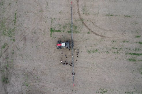 Weinbaur S.A. - Demostración Técnica a Campo para presentar a la Pulverizadora MF535R