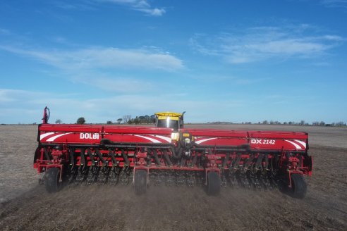 Agropecuaria Sauce Pinto: Puesta en marcha de Sembradora Doble Proposito de Dolbi DX 2142