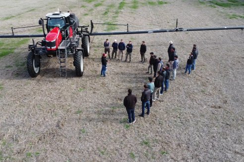 Gran despliegue de la pulverizadora estrella de Massey Ferguson