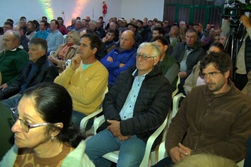 Acto de Certificación certificación a 51 ganaderos de los departamentos Diamante, Paraná y Nogoyá en Coop. La Ganadera
