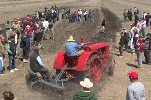 Presentación de la Exposición de la Sociedad Rural de Maria Grande 2025