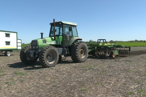 Dianámica a Campo de Bovier Maquinarias con Acondicionador de Suelos Tecno Campo