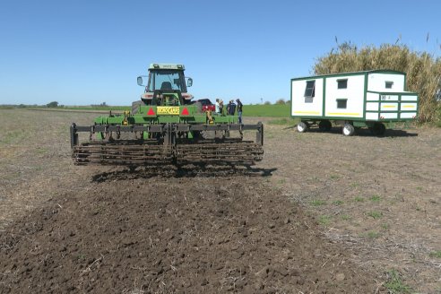 Dianámica a Campo de Bovier Maquinarias con Acondicionador de Suelos Tecno Campo