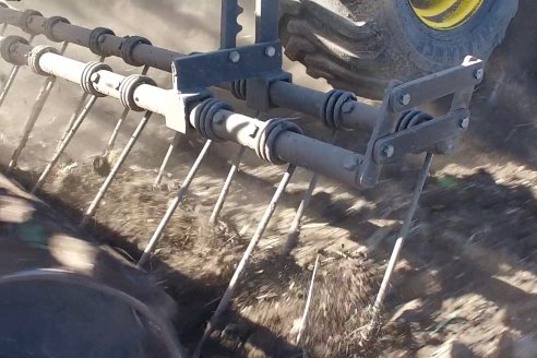 Dianámica a Campo de Bovier Maquinarias con Acondicionador de Suelos Tecno Campo