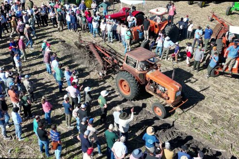 Dinámica de Maquinarias Agricolas en Sociedad Rural de María Grande  - Parte 1